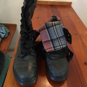 Doc Martens 1914 dark hunter green with lining